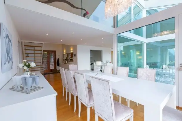 Villa, 5 Yatak Odası, Kişiye Özel Havuzlu, Göl Manzaralı