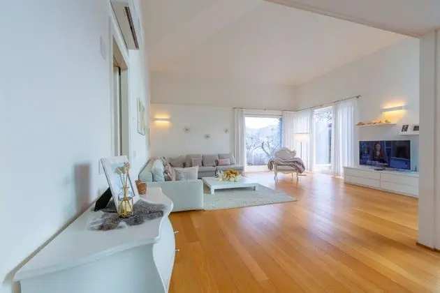 Villa, 5 Yatak Odası, Kişiye Özel Havuzlu, Göl Manzaralı