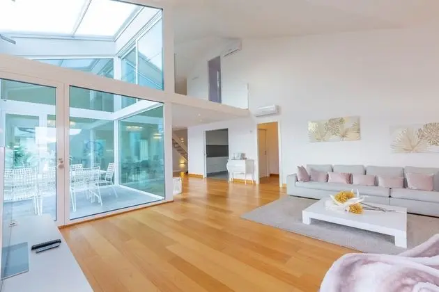 Villa, 5 Yatak Odası, Kişiye Özel Havuzlu, Göl Manzaralı