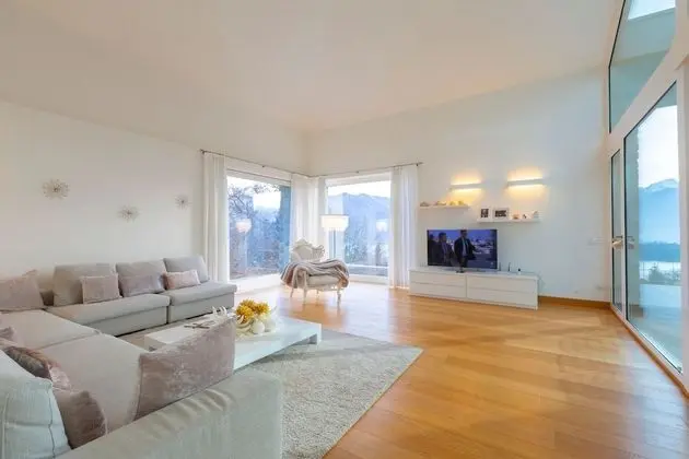 Villa, 5 Yatak Odası, Kişiye Özel Havuzlu, Göl Manzaralı