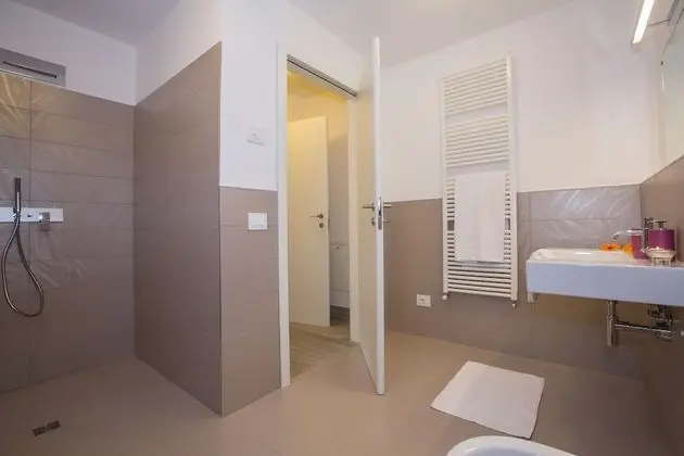 Villa, 5 Yatak Odası, Kişiye Özel Havuzlu, Göl Manzaralı