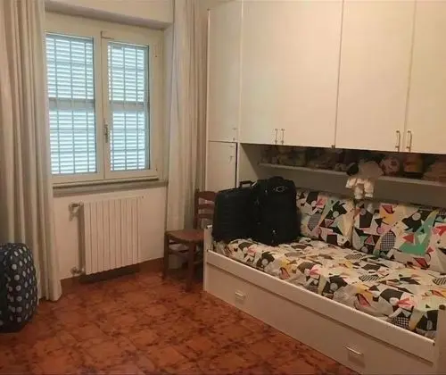 İki Ayrı Yataklı Oda, Ortak Banyo