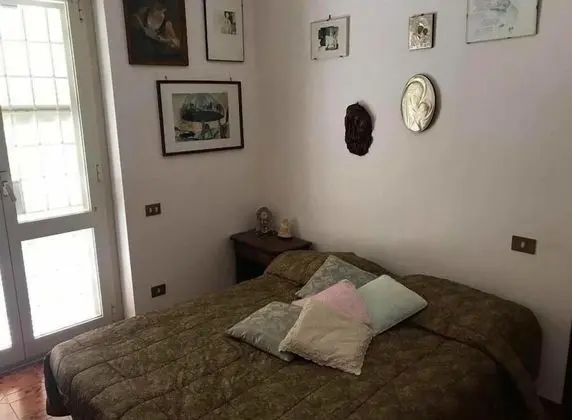 Tek Büyük Yataklı Oda, Ortak Banyo, Bahçe Manzaralı