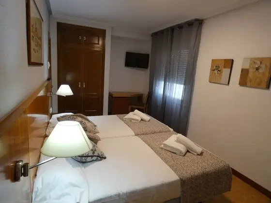 Classic Tek Büyük Yataklı Oda