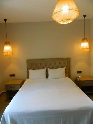 Standart Oda, Havuz ve Bahçe Manzaralı, 1. Kat