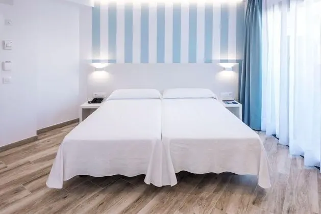 Tek Büyük veya İki Ayrı Yataklı Oda