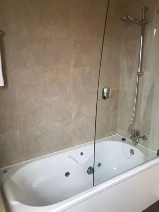 İki Ayrı Yataklı Oda, Özel Banyo