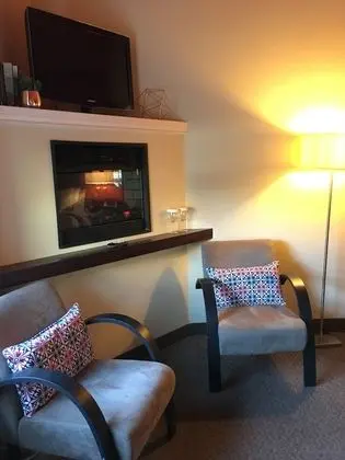 Standard Oda, 1 En Büyük (King) Boy Yatak, Sigara İçilmez, Şömine (No Elevator Access)