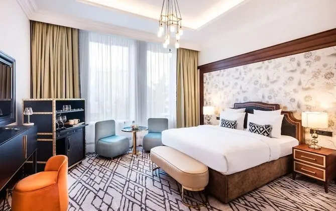Deluxe Tek Büyük Yataklı Oda