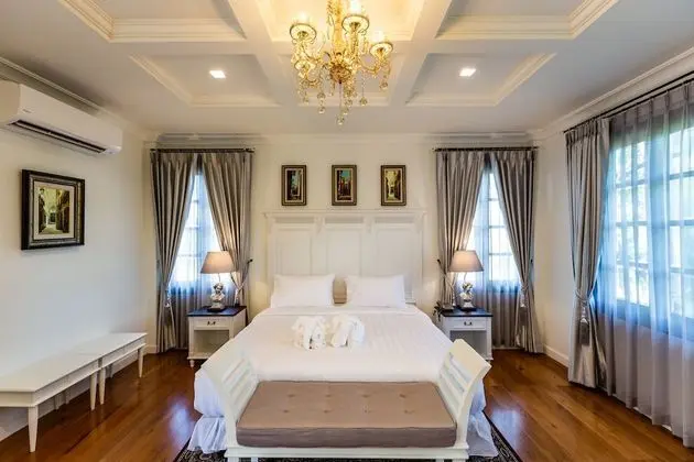 Luxury Tek Büyük Yataklı Oda, 1 Yatak Odası, Banyolu/Duşlu, Havuz Manzaralı