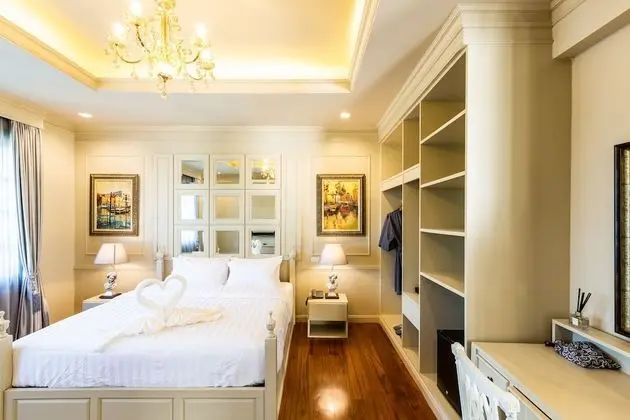 Luxury Tek Büyük Yataklı Oda, 1 Yatak Odası, Banyolu/Duşlu, Havuz Manzaralı