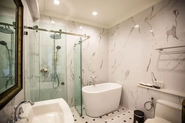 Luxury Tek Büyük Yataklı Oda, 1 Yatak Odası, Banyolu/Duşlu, Havuz Manzaralı