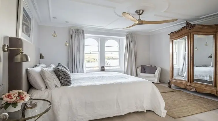 Ev (4 Bedrooms)