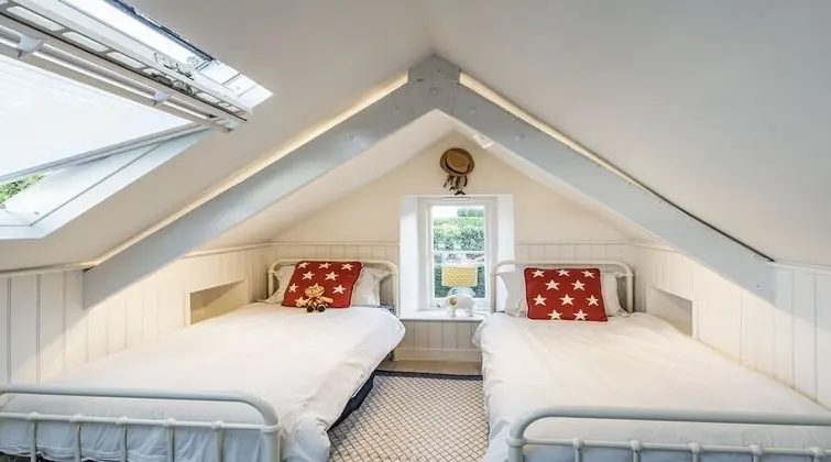 Ev (4 Bedrooms)