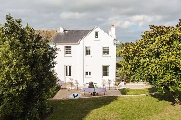 Ev (4 Bedrooms)