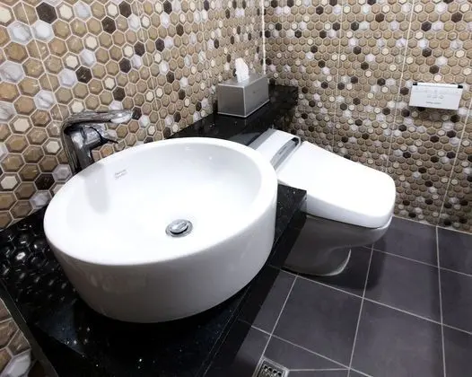 Standard Oda, Jakuzi