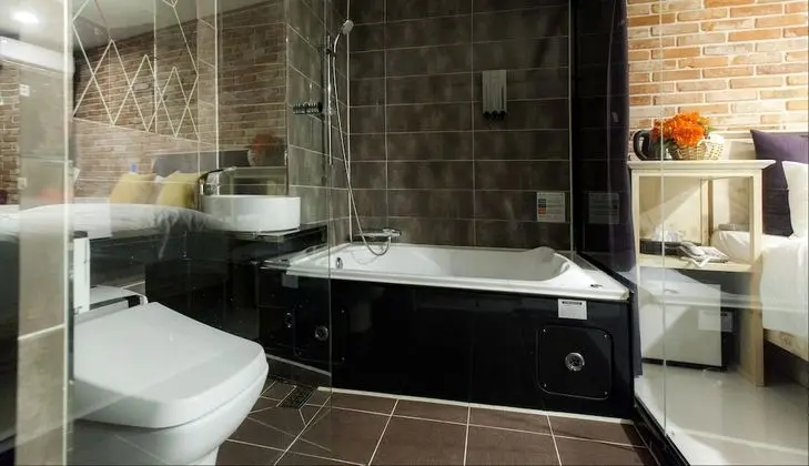 Standard Oda, Jakuzi