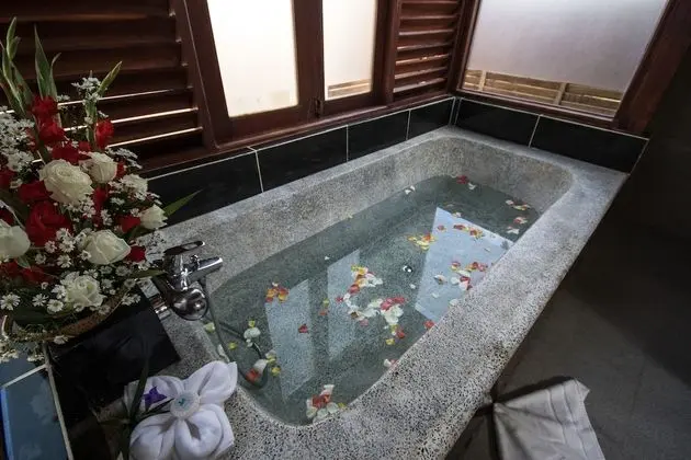 Luxury Tek Büyük Yataklı Oda, Deniz Manzaralı (Merciel)