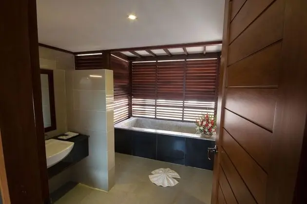 Luxury Tek Büyük Yataklı Oda, Deniz Manzaralı (Merciel)