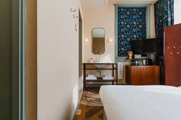 Comfort Tek Büyük Yataklı Oda