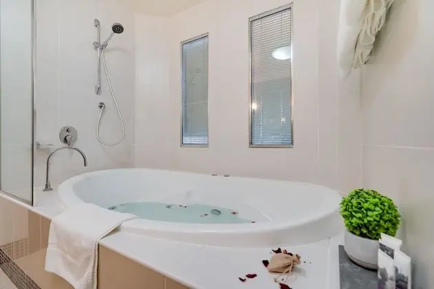 Deluxe Süit, 1 Büyük (Queen) Boy Yatak ve Çekyat (Spa Bath)