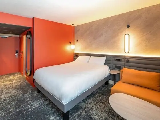 Oda, 1 Çift Kişilik Yatak ve Çekyat (Privilege)