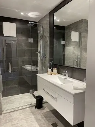 Deluxe Oda, Balkon (High Floor)