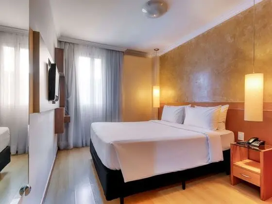 Standard Oda, 1 Büyük (Queen) Boy Yatak