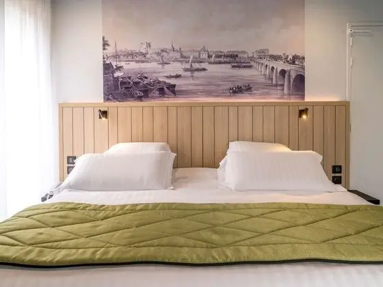 Classic Oda, Birden Çok Yatak, Sigara İçilmez (Overlooking the river)