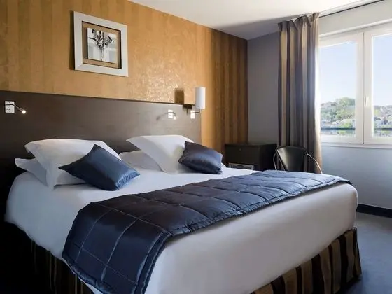 Classic Oda, Birden Çok Yatak, Sigara İçilmez (Overlooking the river)