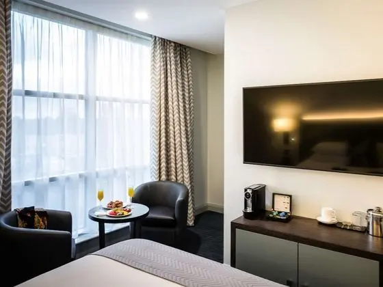 Privilege, Oda, 1 En Büyük (King) Boy Yatak