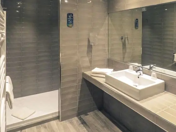 Superior Oda, 1 Çift Kişilik Yatak, Havuz Manzaralı