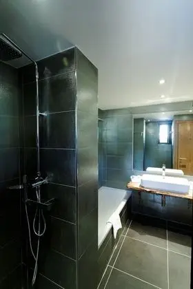 Superior Oda, 1 Çift Kişilik Yatak, Havuz Manzaralı