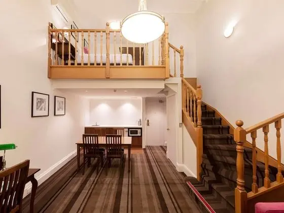 Deluxe Çatı Katı (Loft), 1 En Büyük (King) Boy Yatak
