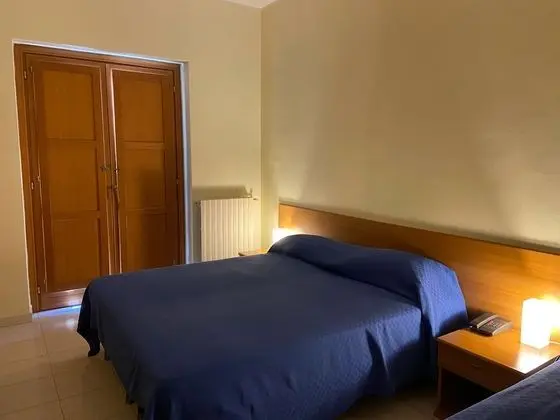 Basic Tek Büyük Yataklı Oda