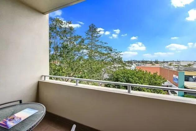 Superior Oda, 1 Büyük (Queen) Boy Yatak ve Çekyat, Balkon