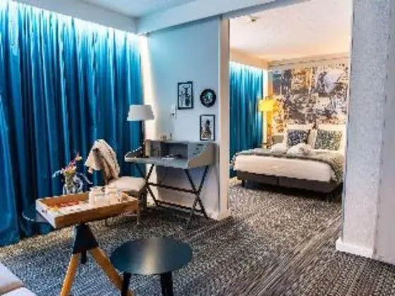JUNIOR SUITE