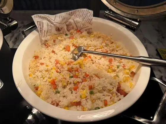 Odada yemek servisi