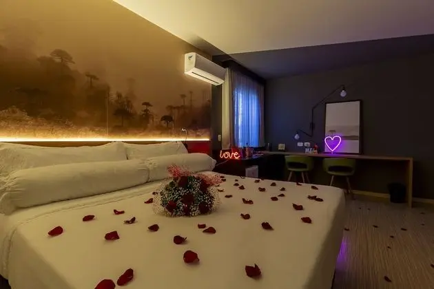 Standard Apartment One Queen Bed