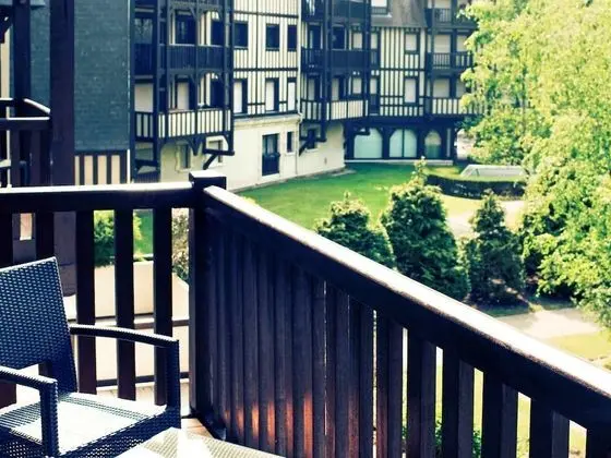 Privilege, Tek Büyük Yataklı Oda, 1 Çift Kişilik Yatak, Balkon, Park Manzaralı
