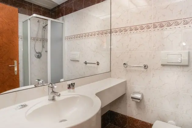 Standard Tek Büyük Yataklı Oda