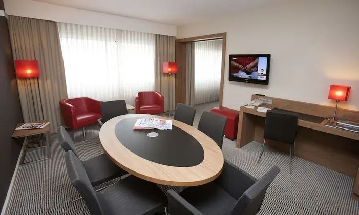 Süit, 1 Çift Kişilik Yatak (Separate Lounge Area)