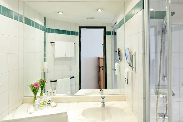 Standard Oda, 1 Büyük (Queen) Boy Yatak