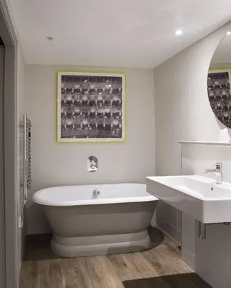 Luxury Oda (The Bush Suite)
