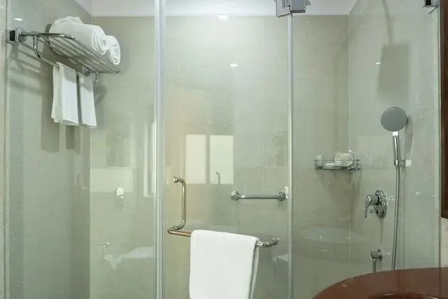 Superior Tek Büyük Yataklı Oda, 1 Çift Kişilik Yatak, Balkon, Bahçe Manzaralı