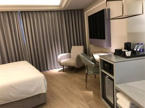 Deluxe Oda, 1 En Büyük (King) Boy Yatak