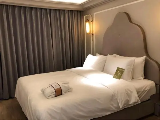 Privilege, Oda, 1 En Büyük (King) Boy Yatak