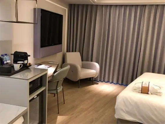 Privilege, Oda, 1 En Büyük (King) Boy Yatak