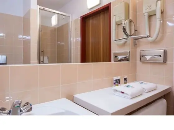 Standard Oda, 1 Çift Kişilik Yatak