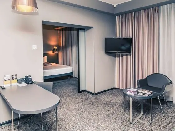 Süit, 1 Çift Kişilik Yatak ve Çekyat
